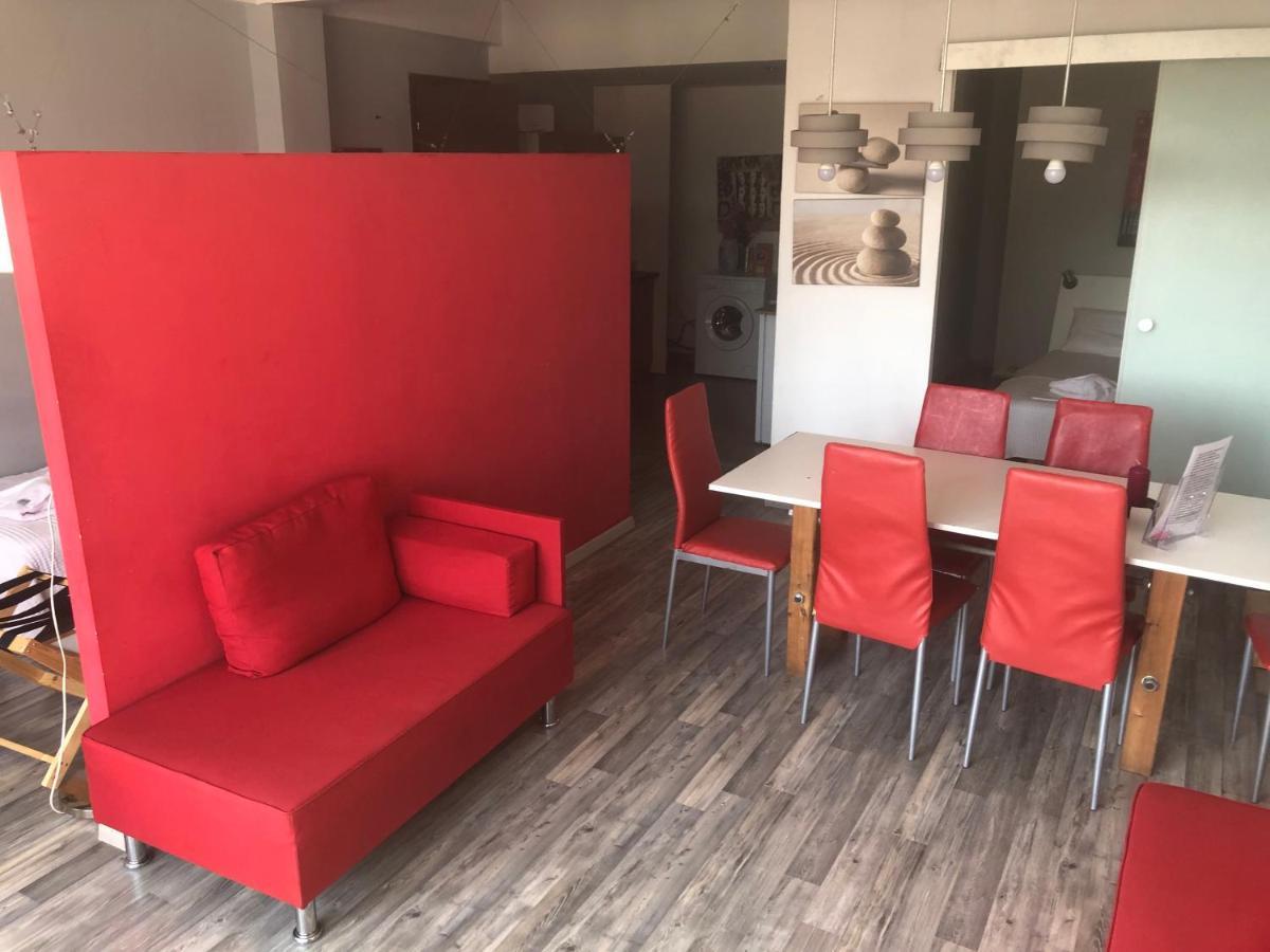 Apartament Red Grey Loft Ateny Zewnętrze zdjęcie