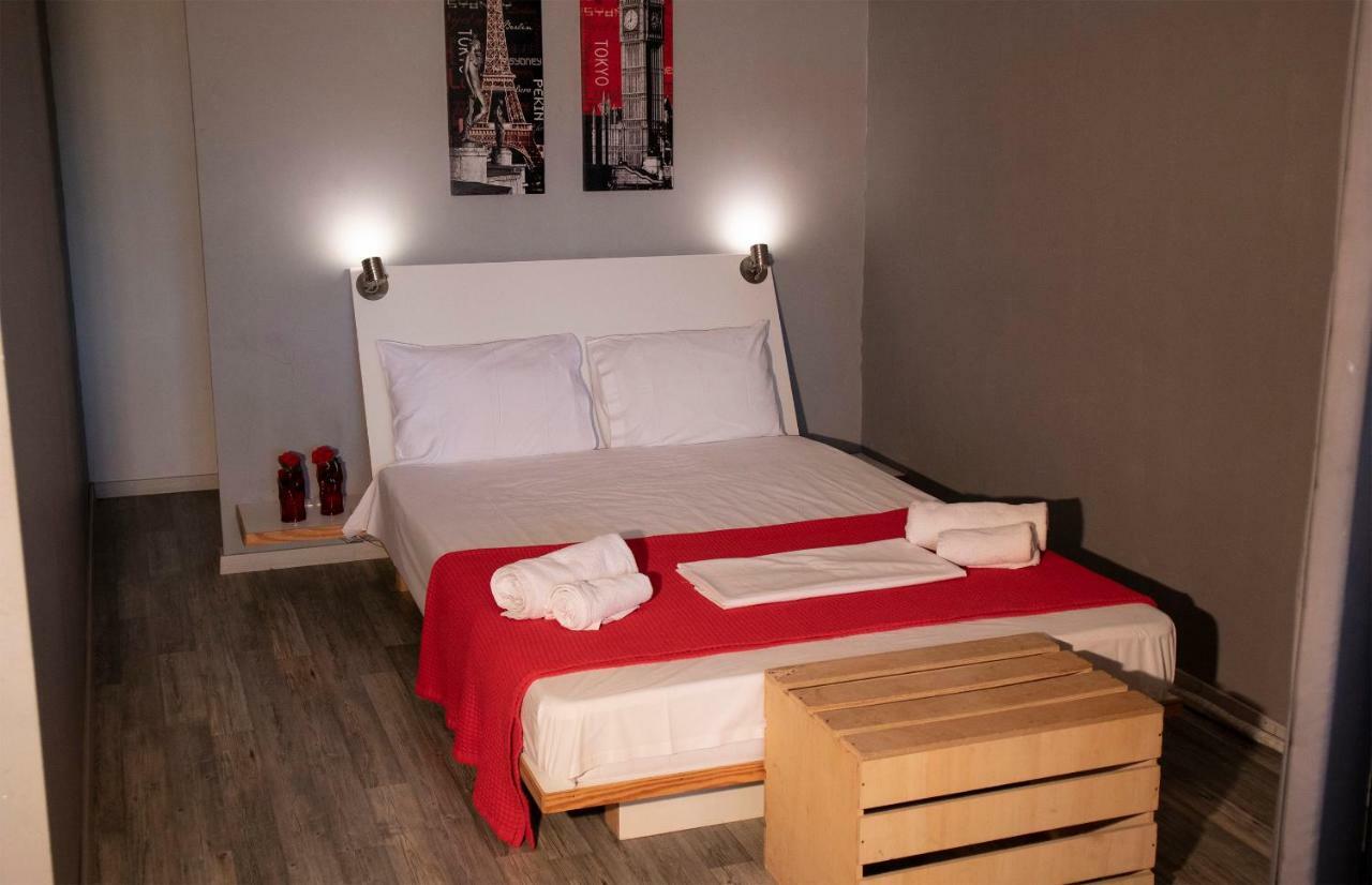 Apartament Red Grey Loft Ateny Zewnętrze zdjęcie