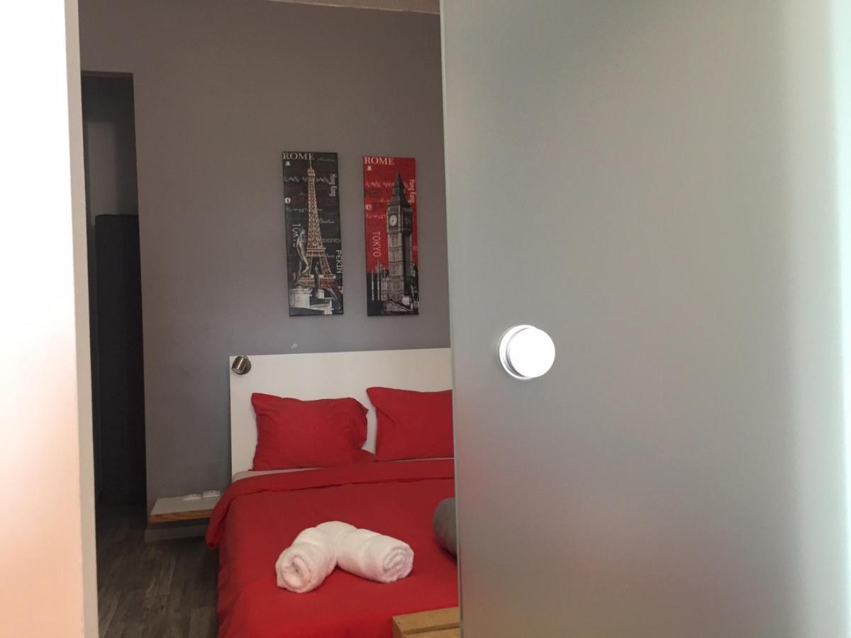 Apartament Red Grey Loft Ateny Zewnętrze zdjęcie