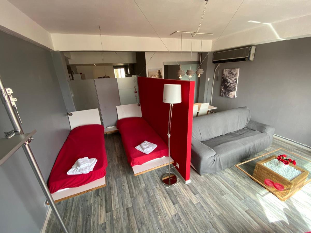 Apartament Red Grey Loft Ateny Zewnętrze zdjęcie