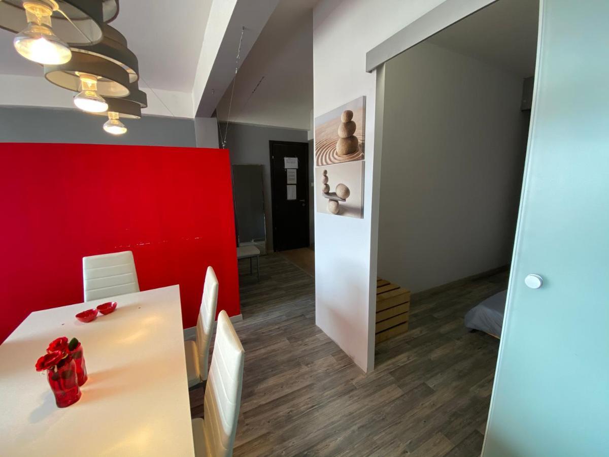 Apartament Red Grey Loft Ateny Zewnętrze zdjęcie