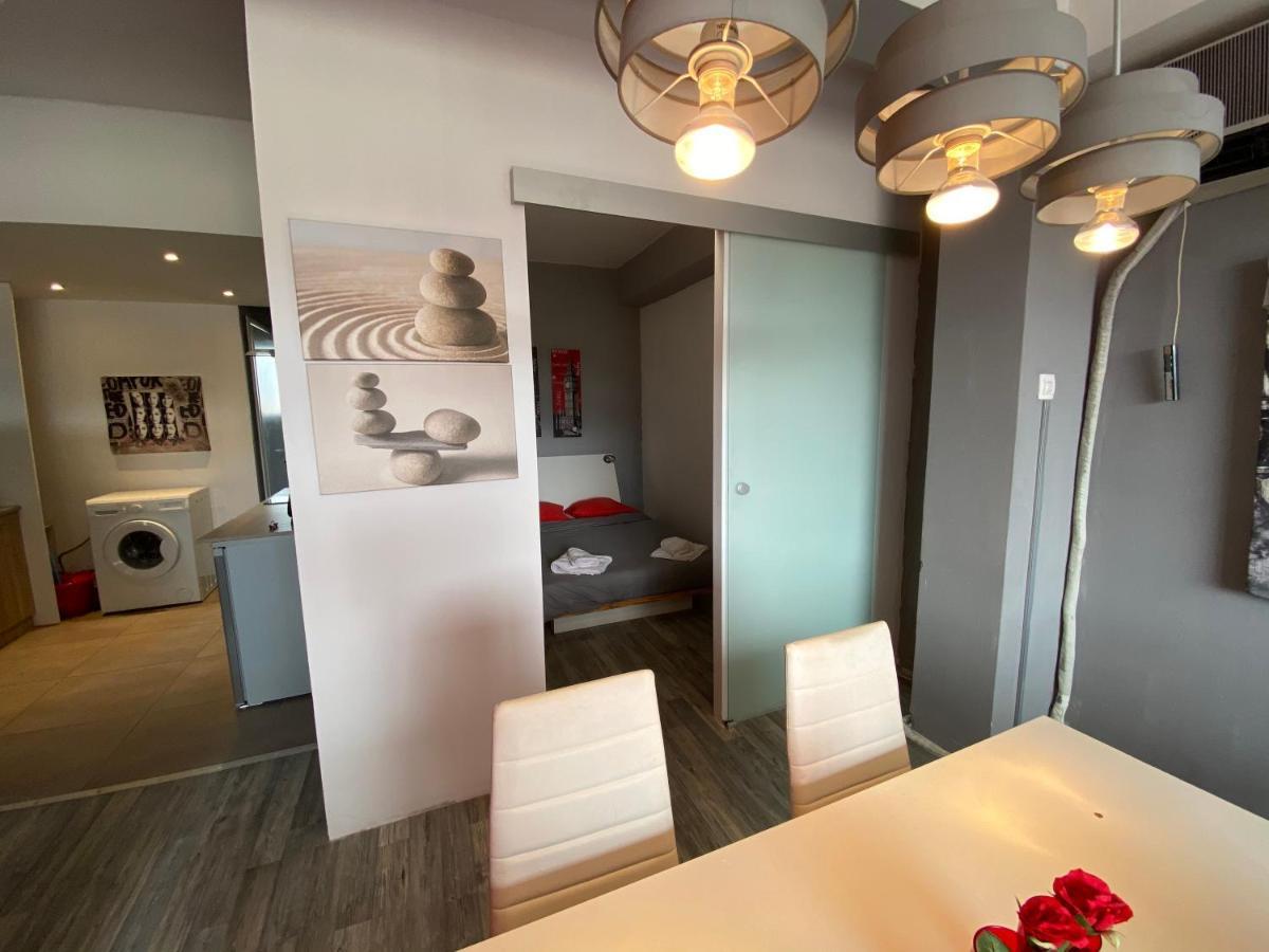 Apartament Red Grey Loft Ateny Zewnętrze zdjęcie